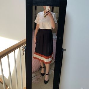 Pleated midi skirt